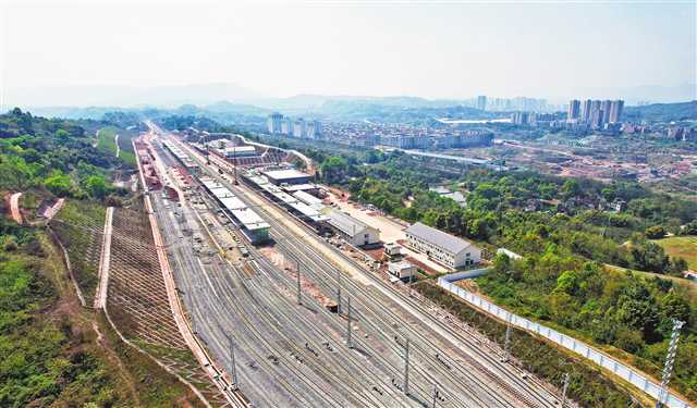 重庆铁路枢纽东环线东港站主体工程完工